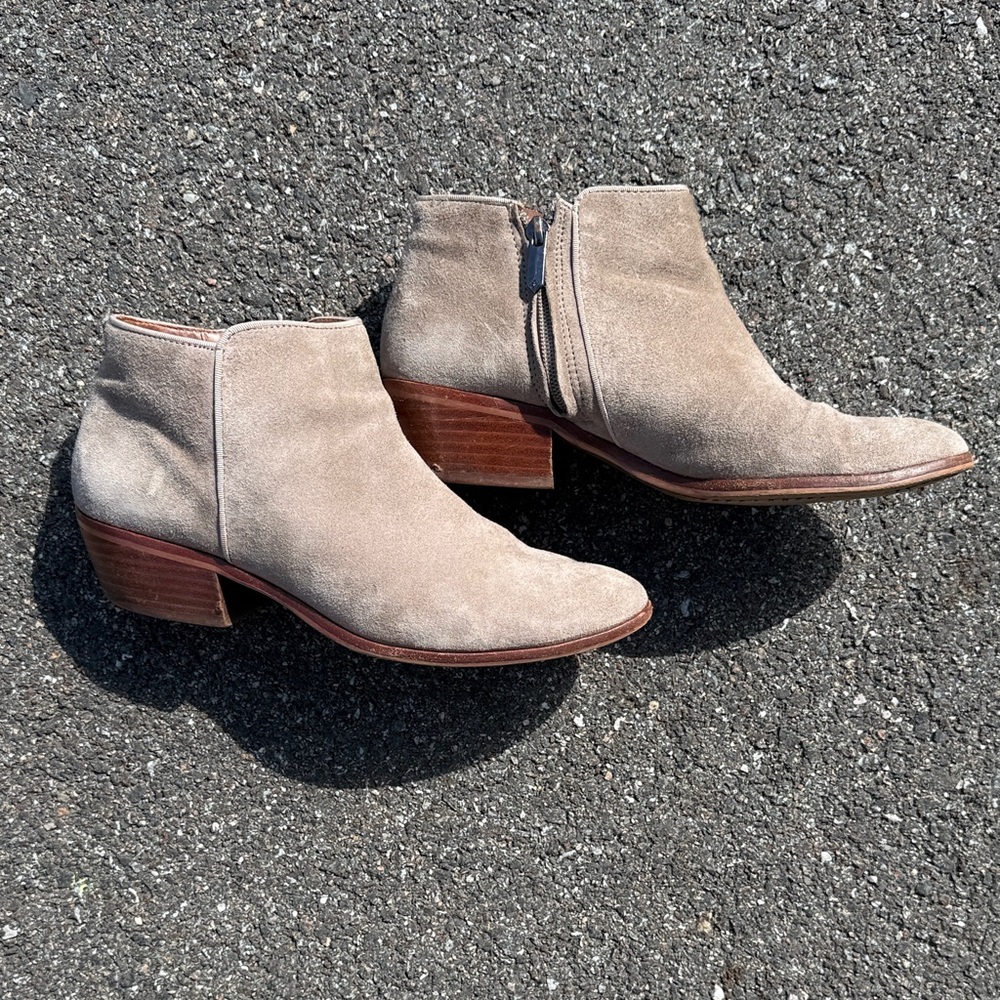 Suede Ankle Booties** Bundle 5+ items and name your offer!!! 💖💞